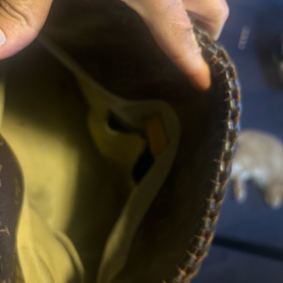 Louis V. Artsy bag with some custom leather work embellishments. - Picture 3 of 13